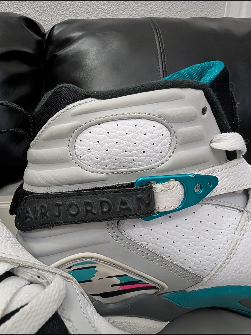 Nike Air Jordan 8 Retro GS South Beach Sneakers White Teal 7Y / Women’s 8.5